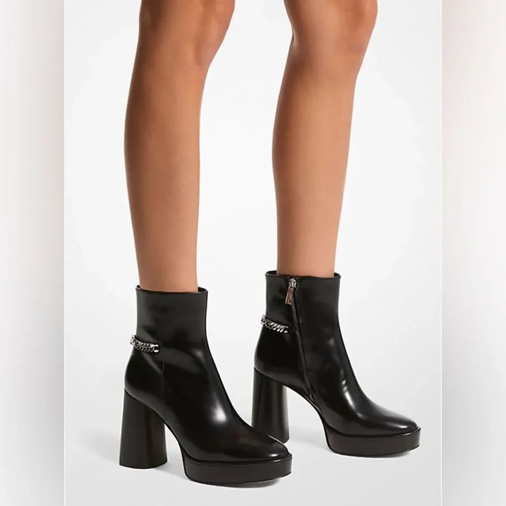 Michael Kors Carlisle Leather Platform Bootie 9